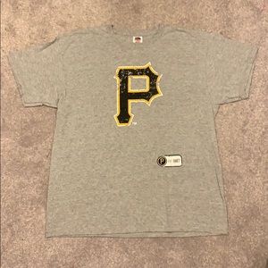 🦄3/$30 Pittsburgh Pirates tee ⚾️